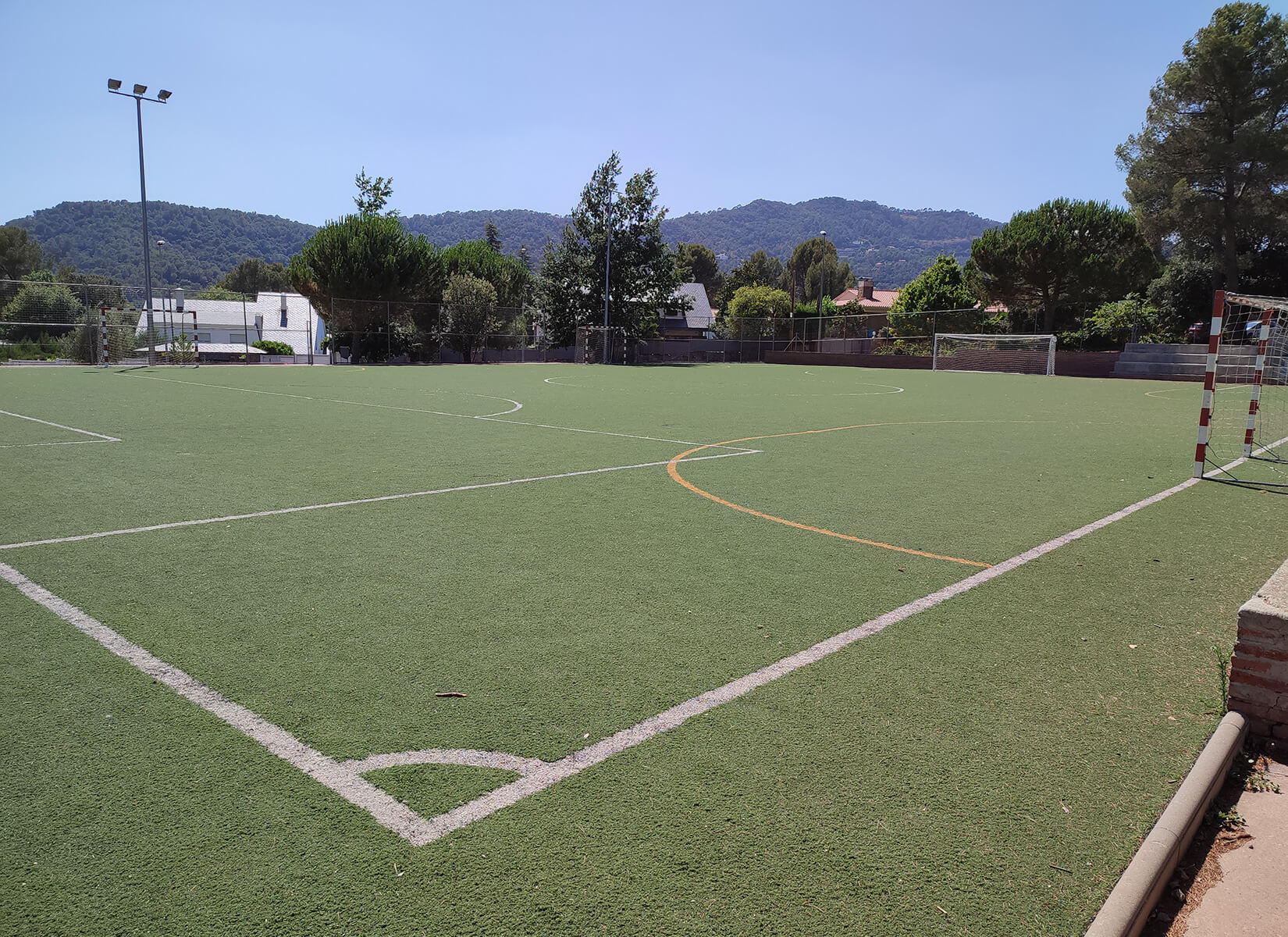 Camp de futbol Escola Montcau – La Mola Matadepera